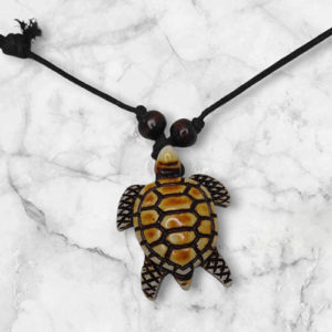 Collier Tortue en Résine – Cordon Réglable 40 à 80 cm – Symbolique Spirituelle